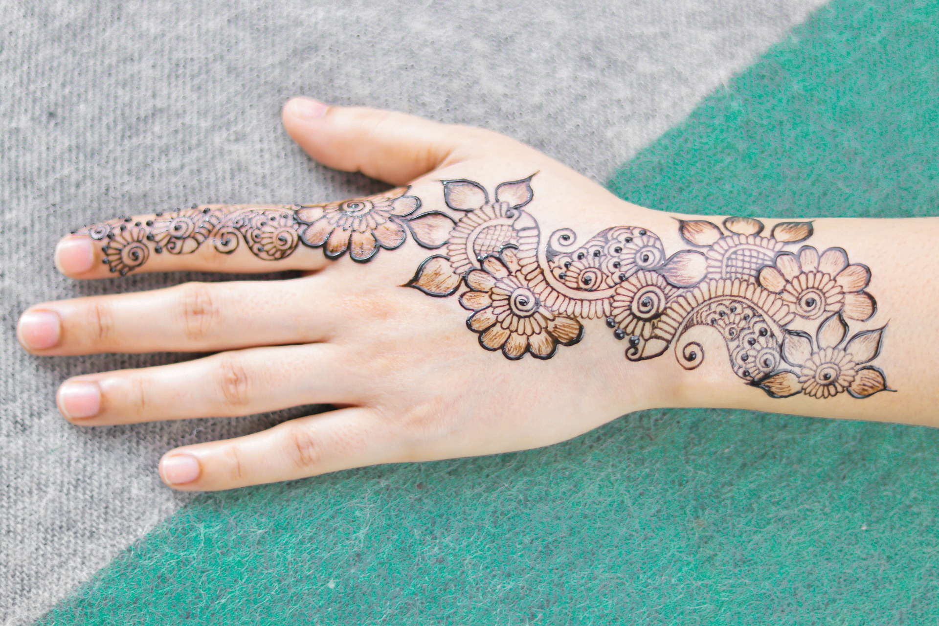 Simple Arabic Henna Mehndi Designs For Wedding Mehndi Designs | My XXX ...