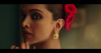 tanishq-gold-earrings