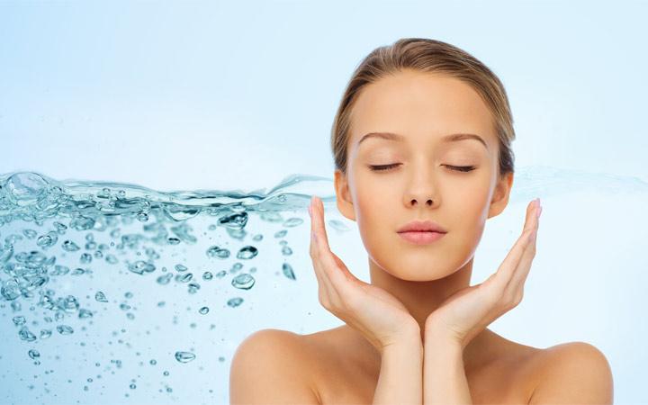 benefits-of-aha-glow-face-wash-oily-skin