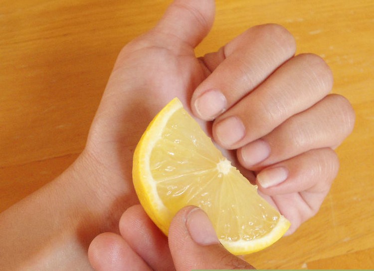 DIY-nail-treatment-at-home