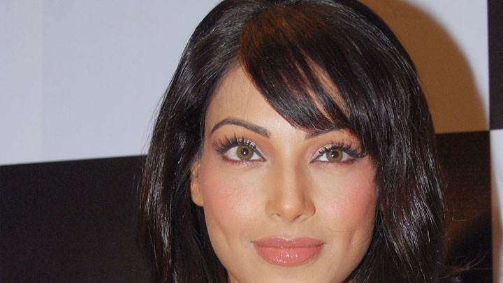 Bipasha-Basu-eyes