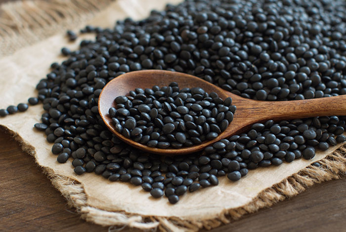 Black-lentils-for-split-ends