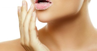 DIY Exfoliating Lip Scrub