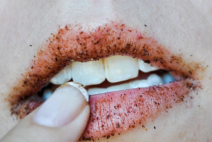 Make-Lips-Plumper-Cinnamon-Method