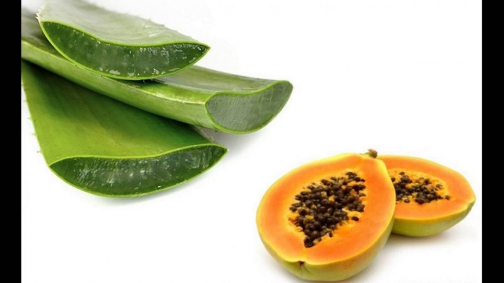 Aloe Vera and Papaya Face Mask