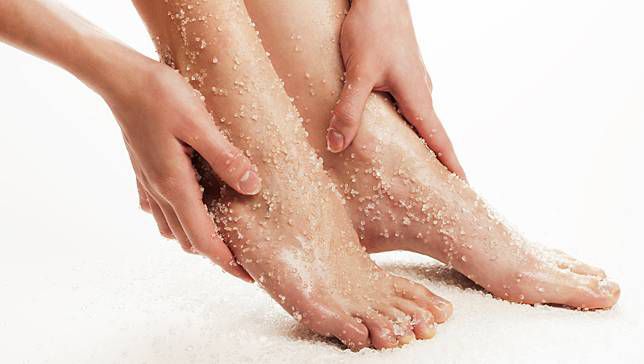 exfoliate legs home remedies