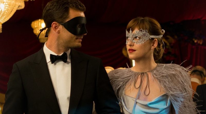 How To Dress For A Masquerade Ball?