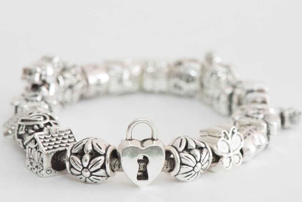 how to clean pandora bracelet