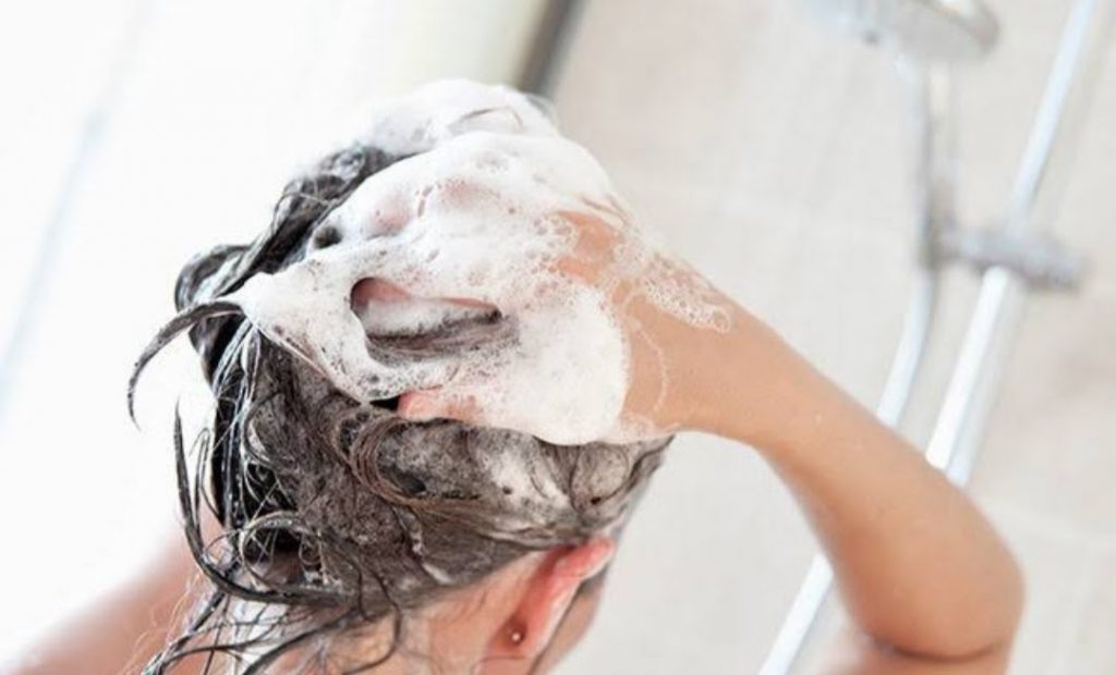 should you wet your hair everyday